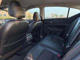 Nissan Altima - Thumbnail 6