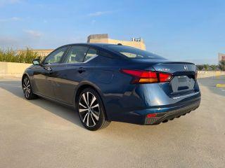 Nissan Altima - Thumbnail 2