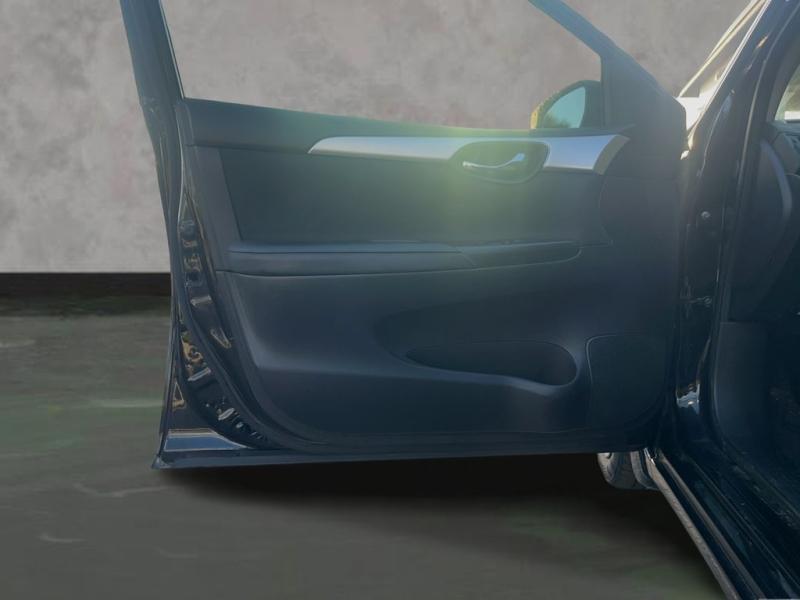 Nissan Sentra S - Thumbnail 10