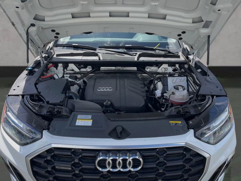 Audi Q5 45 S Line Premium - View 1