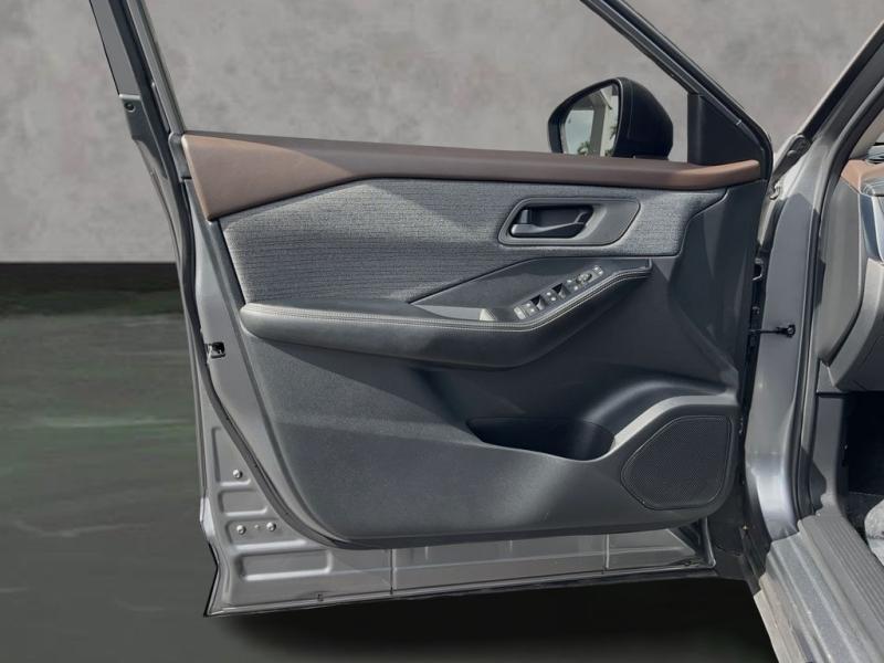 Nissan Rogue S - Thumbnail 10