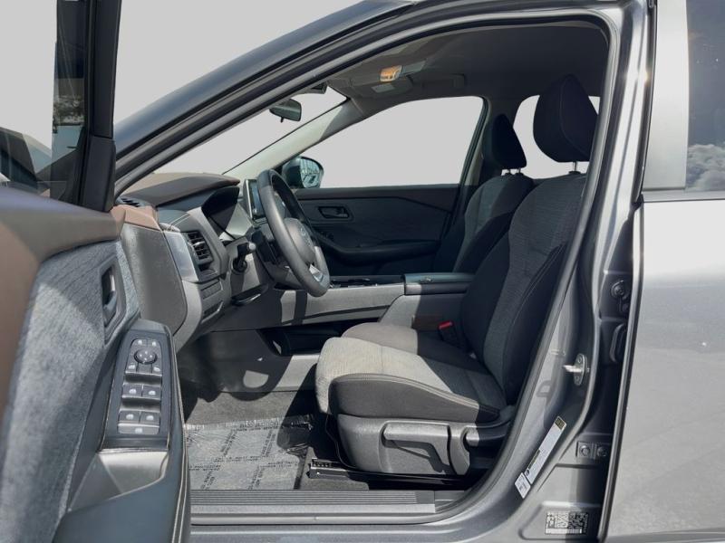 Nissan Rogue S - Thumbnail 11