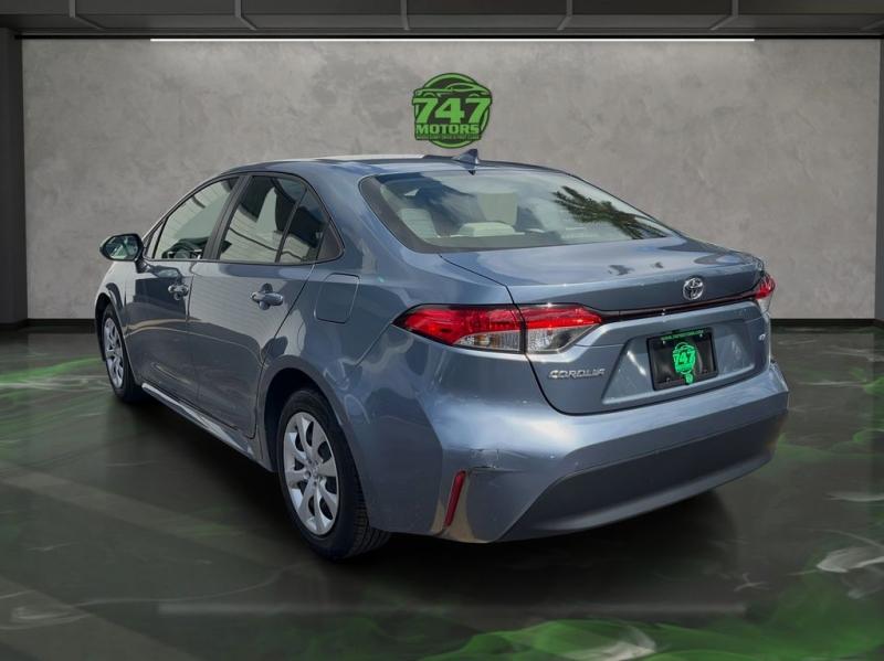 Toyota Corolla Le - Thumbnail 4