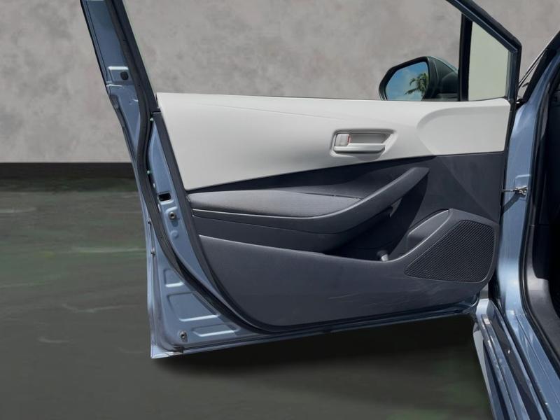 Toyota Corolla Le - Thumbnail 10