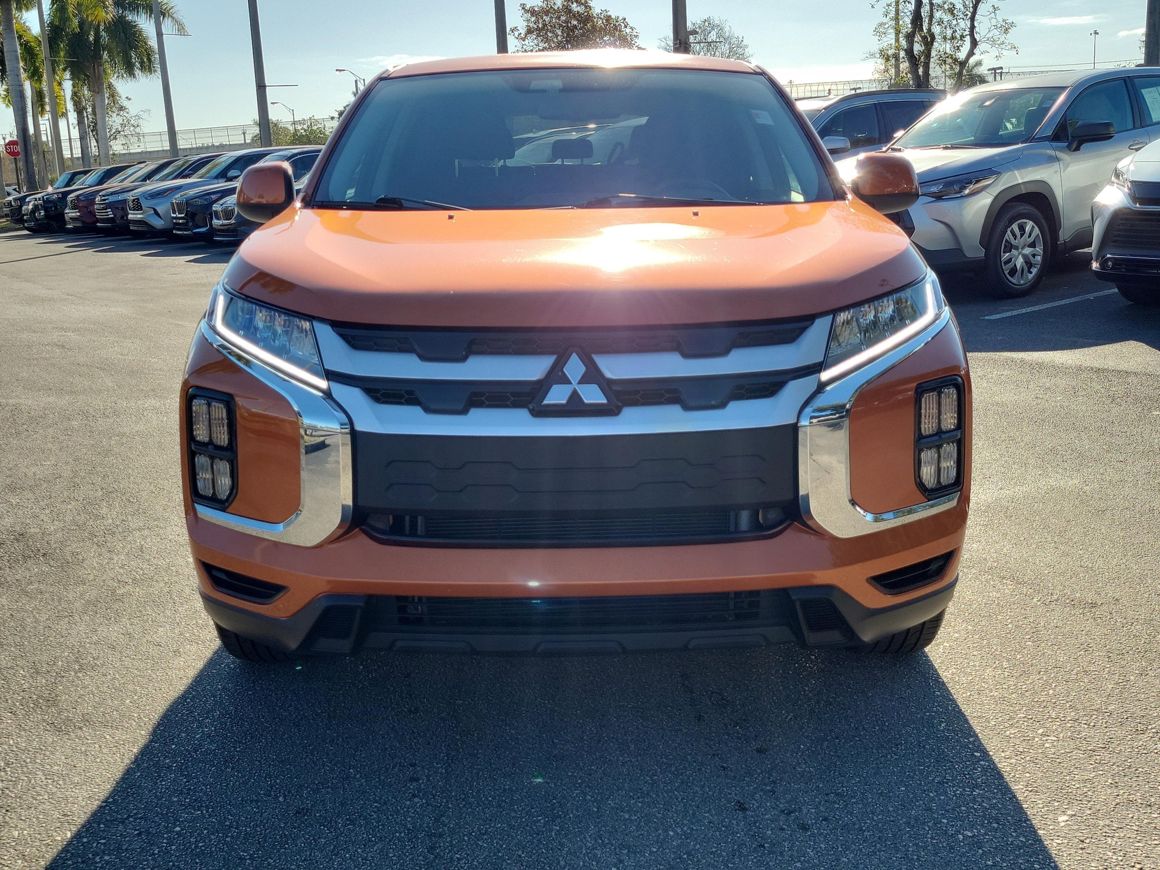 Mitsubishi Outlander Sport Es 4Wd - Thumbnail 3