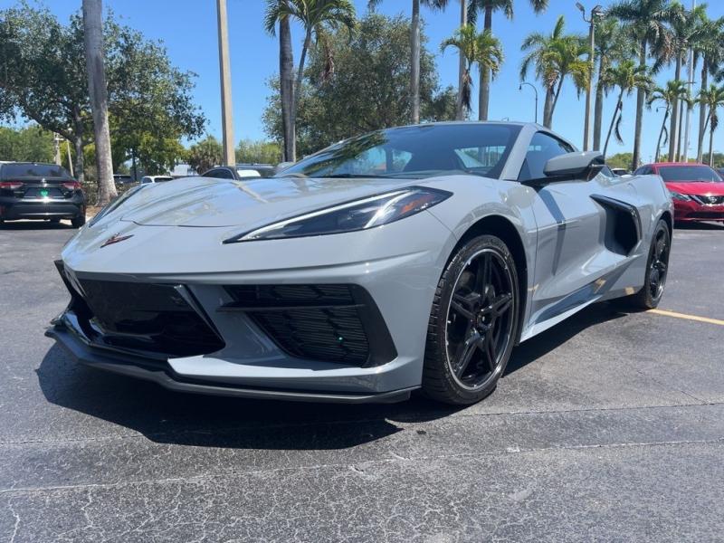 Chevrolet Corvette Stingray - Thumbnail 2