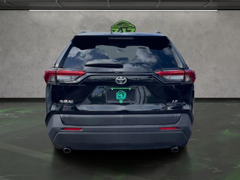 Toyota Rav4 Le - Thumbnail 5