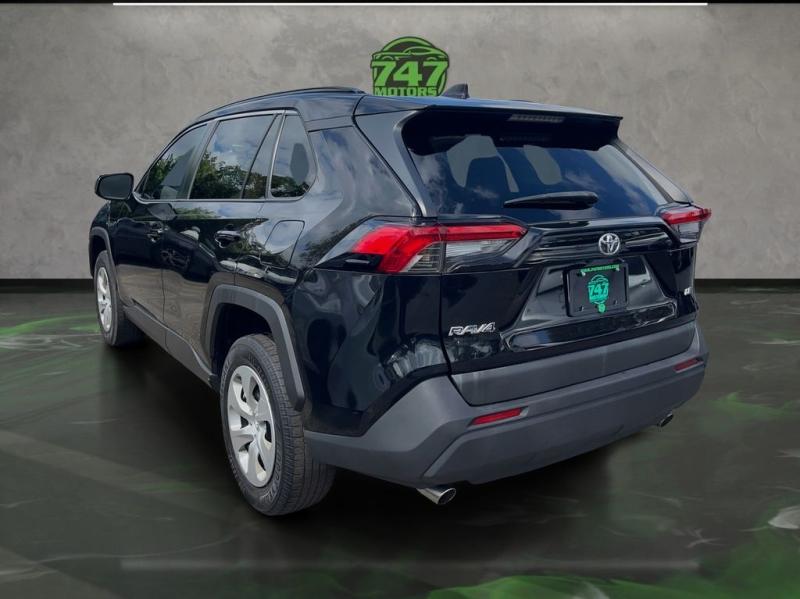 Toyota Rav4 Le - Thumbnail 4