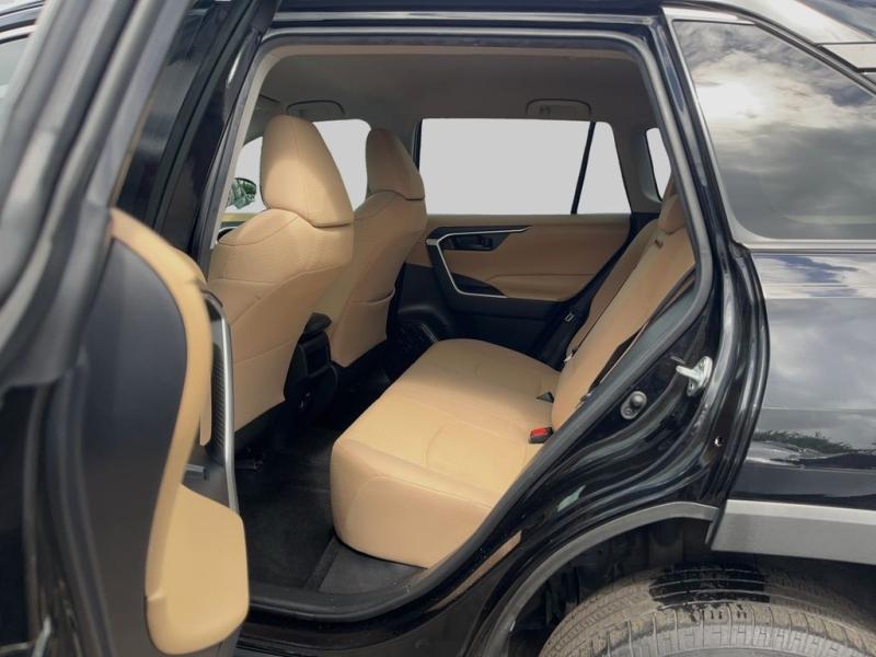 Toyota Rav4 Le - Thumbnail 12