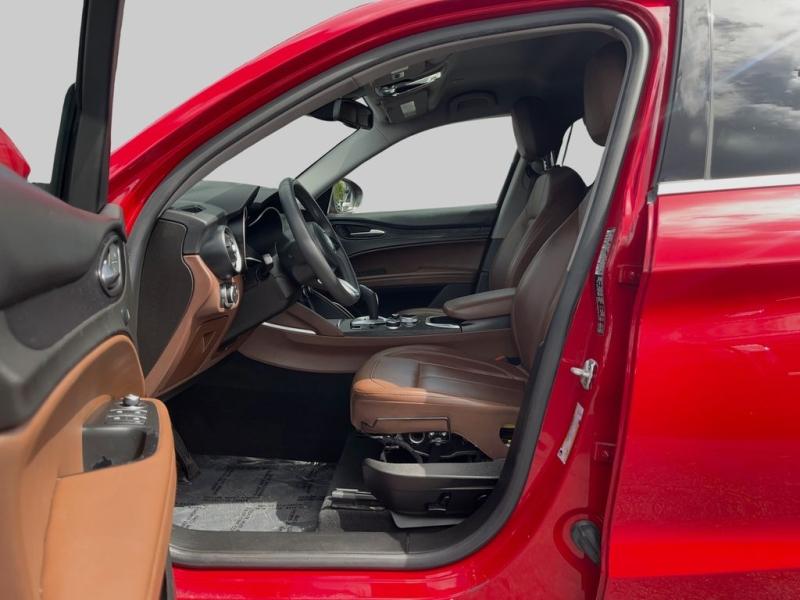 Alfa Romeo Stelvio - Thumbnail 11