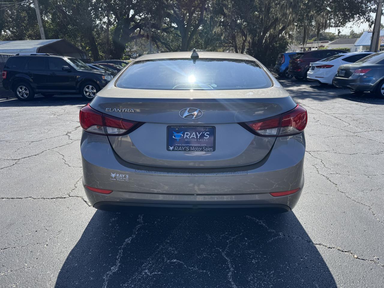 Hyundai Elantra - Thumbnail 7