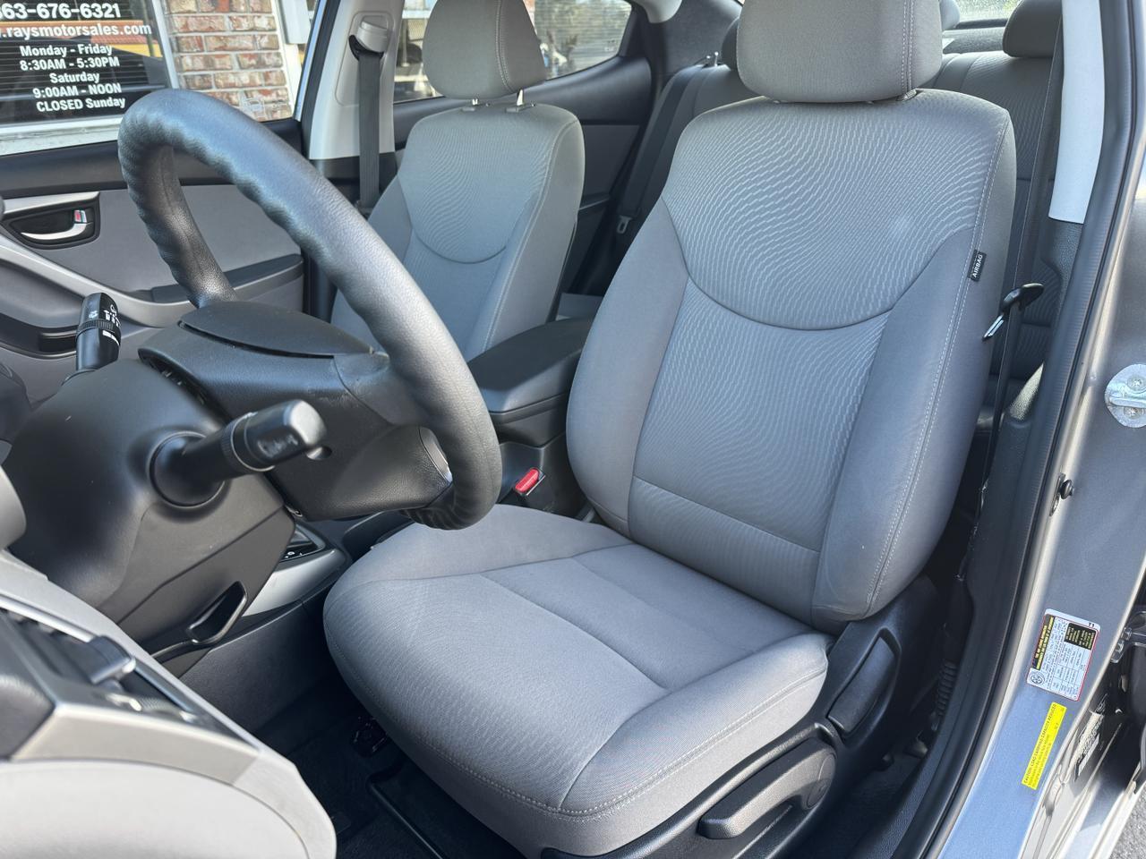 Hyundai Elantra - Thumbnail 15