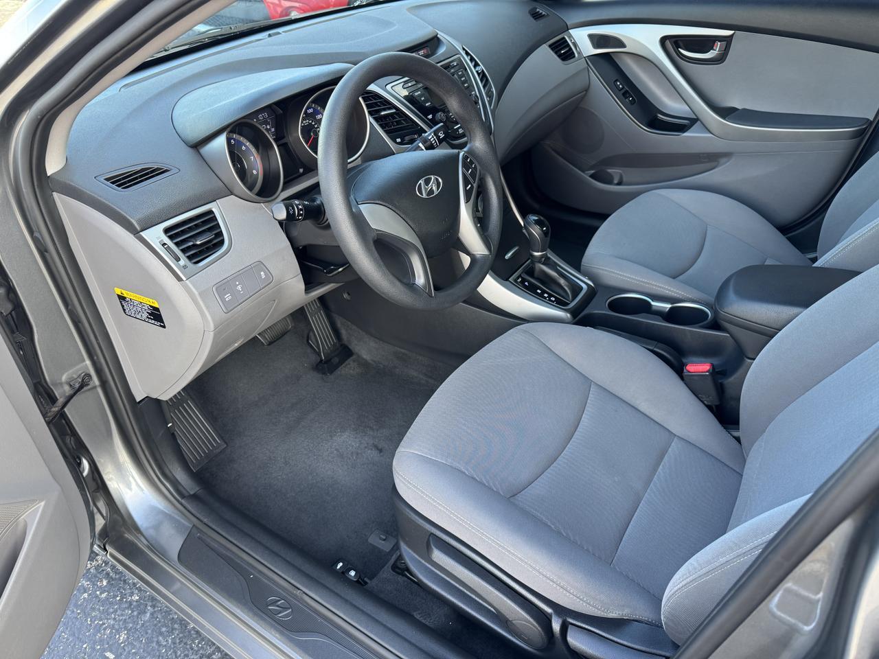 Hyundai Elantra - Thumbnail 13