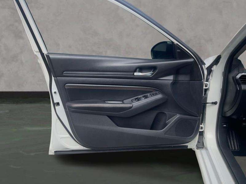 Nissan Altima 2.5 Sr - Thumbnail 10