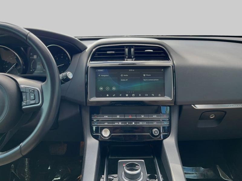 Jaguar F-Pace 25T Premium - Thumbnail 16