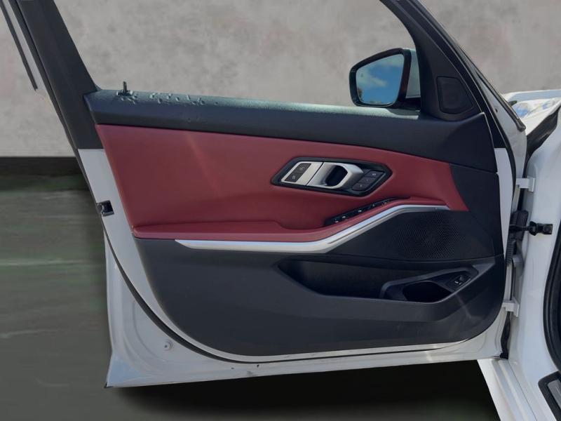 Bmw 3 Series 330I - Thumbnail 10