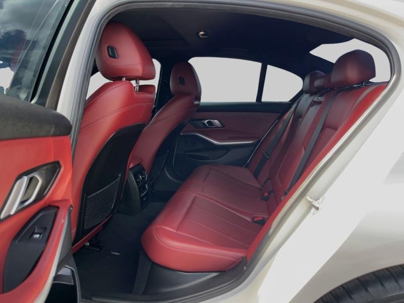 Bmw 3 Series 330I - Thumbnail 12