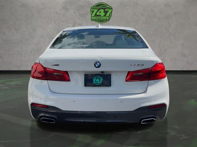 Bmw 5 Series 530I Xdrive - Thumbnail 5