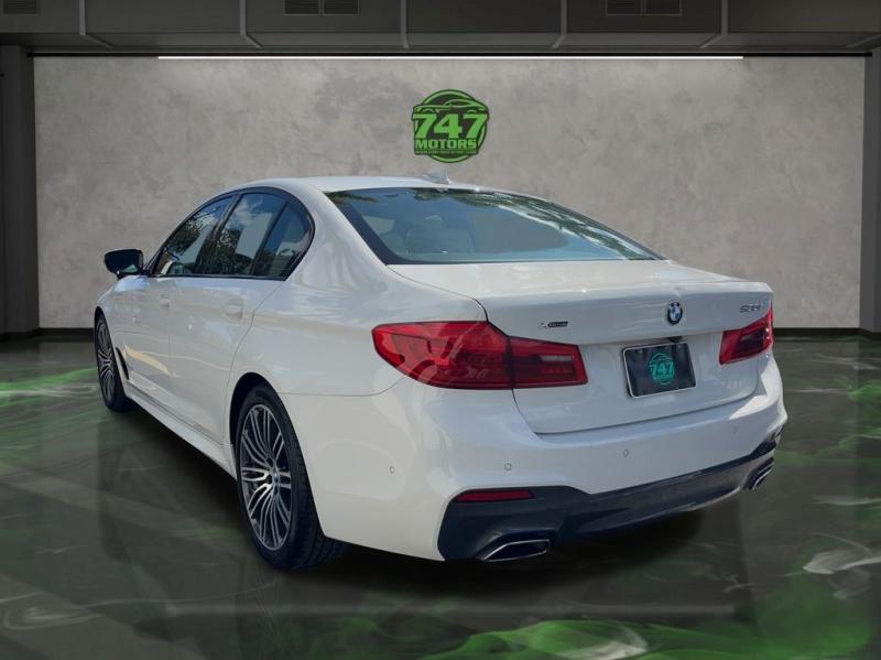 Bmw 5 Series 530I Xdrive - Thumbnail 4