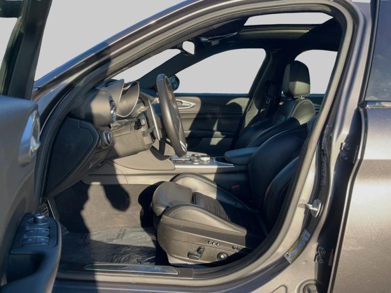 Alfa Romeo Giulia Veloce - Thumbnail 11