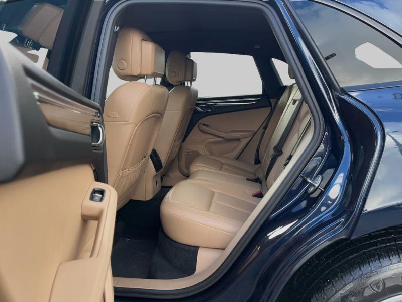 Porsche Macan Base - Thumbnail 12