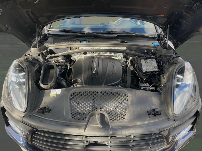 Porsche Macan Base - View 1