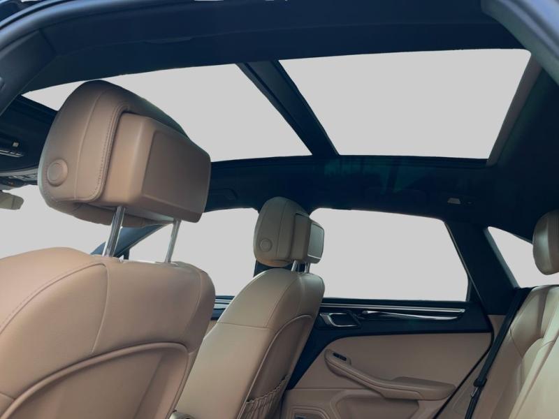 Porsche Macan Base - Thumbnail 19