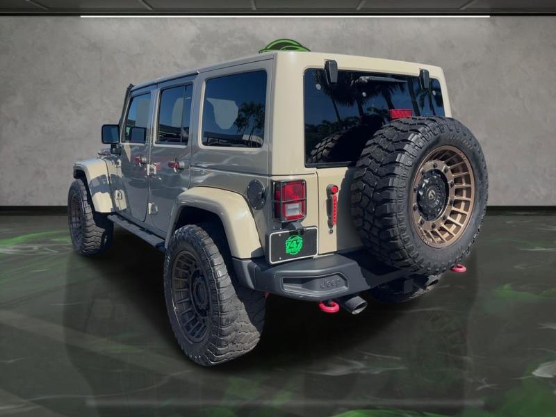 Jeep Wrangler Unlimited Rubicon Recon - Thumbnail 4