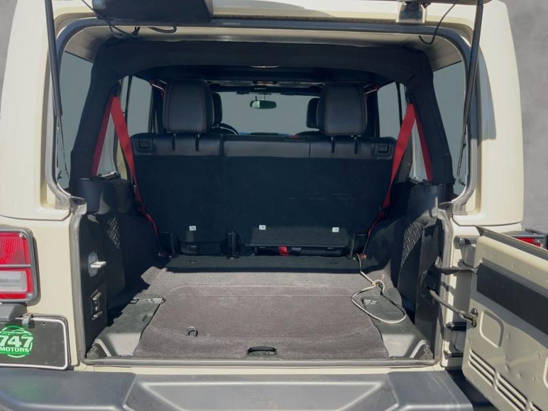 Jeep Wrangler Unlimited Rubicon Recon - Thumbnail 20