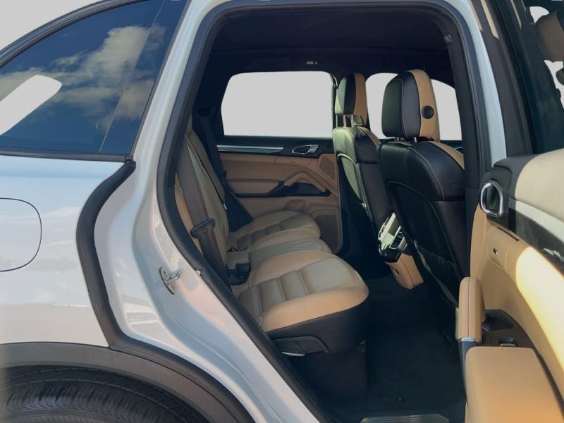 Porsche Cayenne S - Thumbnail 13