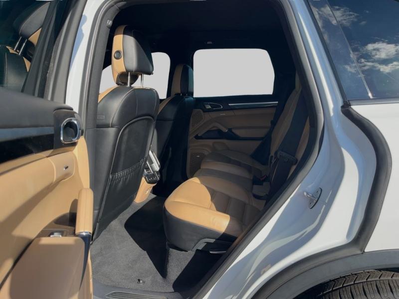 Porsche Cayenne S - Thumbnail 12