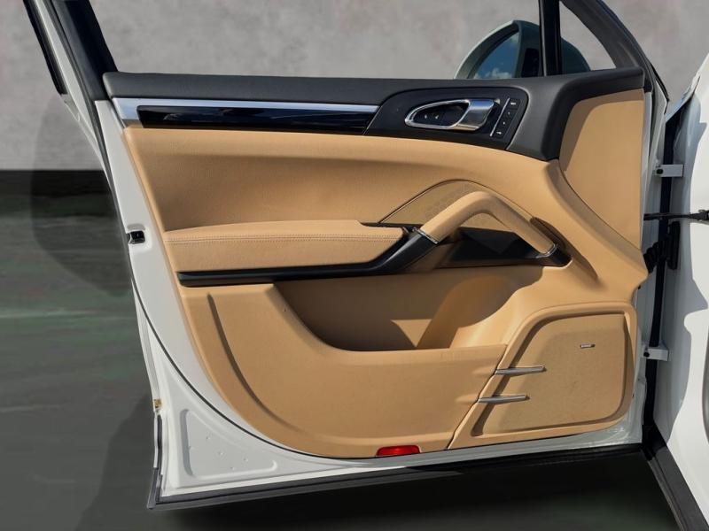 Porsche Cayenne S - Thumbnail 10