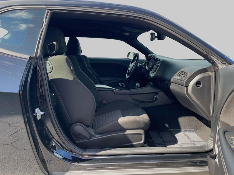 Dodge Challenger R/T - Thumbnail 12