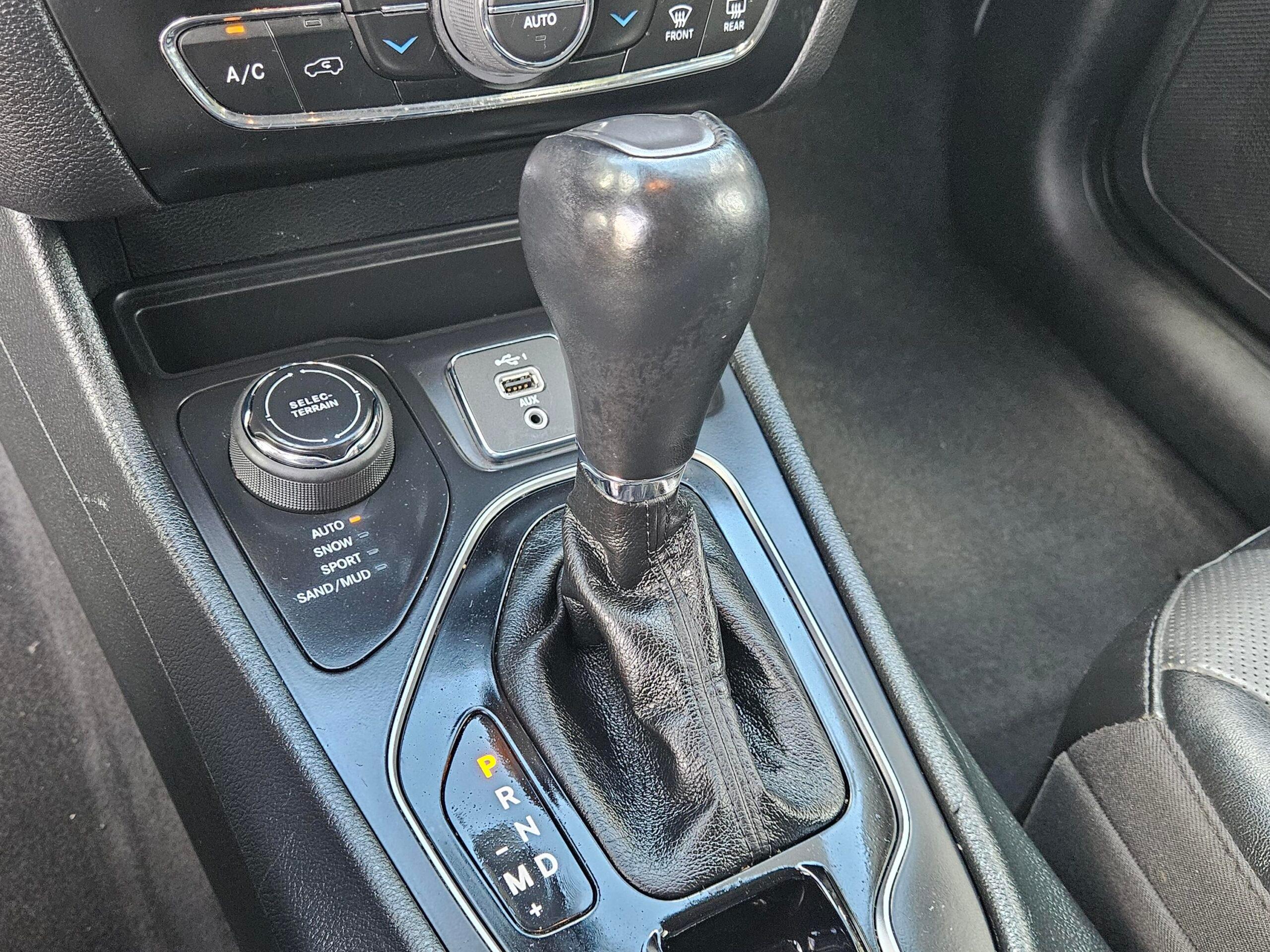 Jeep Cherokee Latitude Lux 4Wd - Thumbnail 15