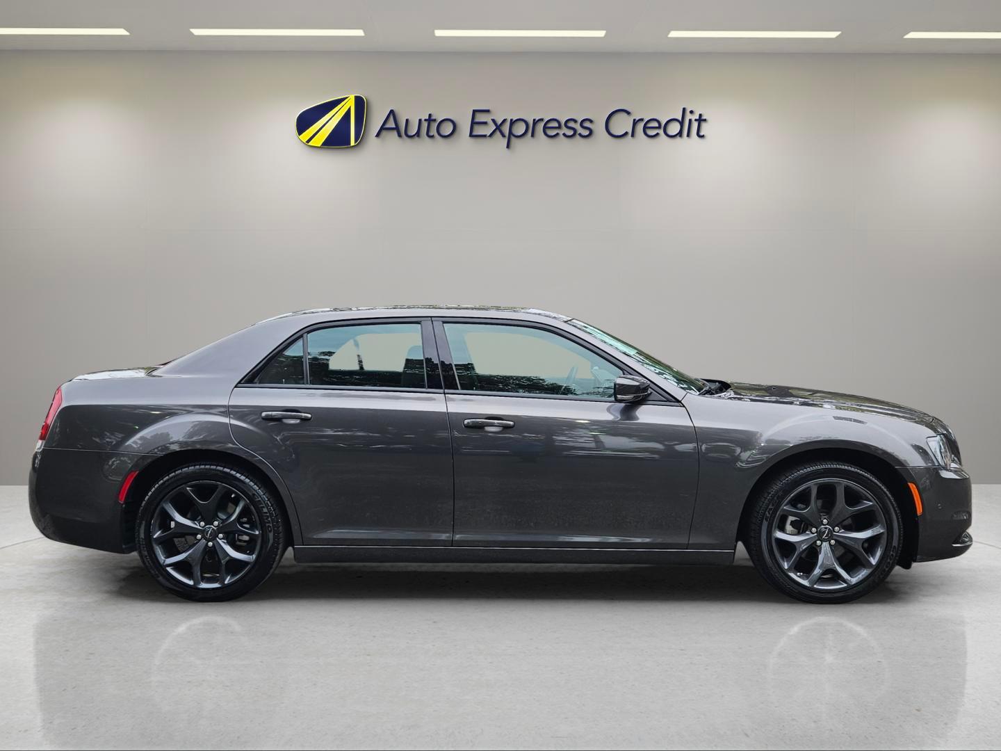 Chrysler 300 300S - Thumbnail 4