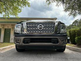 Nissan Titan Crew Cab - Thumbnail 6
