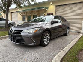 Toyota Camry - Thumbnail 3