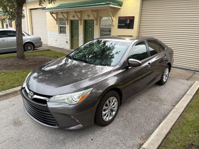 Toyota Camry - View 1