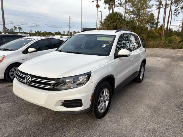 Volkswagen Tiguan - View 1