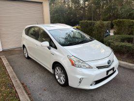 Toyota Prius V - Thumbnail 6