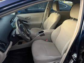 Toyota Prius - Thumbnail 7