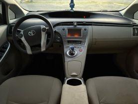 Toyota Prius - Thumbnail 9