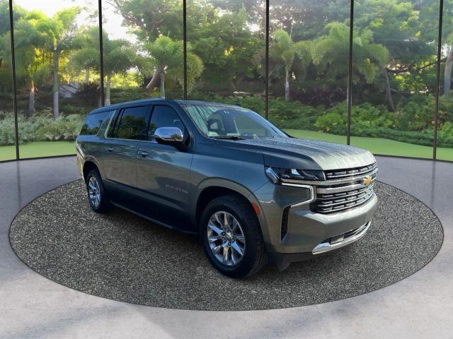 CHEVROLET SUBURBAN - Thumbnail 3