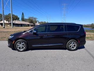 Chrysler Pacifica - Thumbnail 10