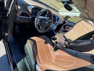 Chrysler Pacifica - Thumbnail 17