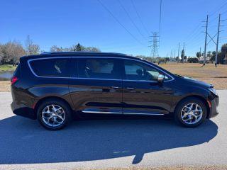 Chrysler Pacifica - Thumbnail 9