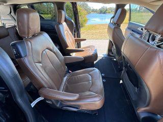 Chrysler Pacifica - Thumbnail 20