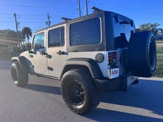 Jeep Wrangler - Thumbnail 11