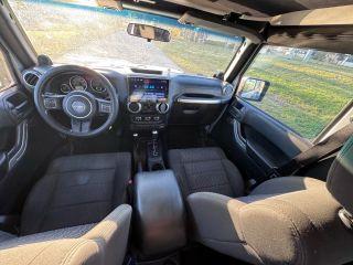 Jeep Wrangler - Thumbnail 14