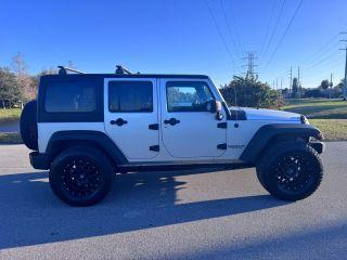 Jeep Wrangler - Thumbnail 9